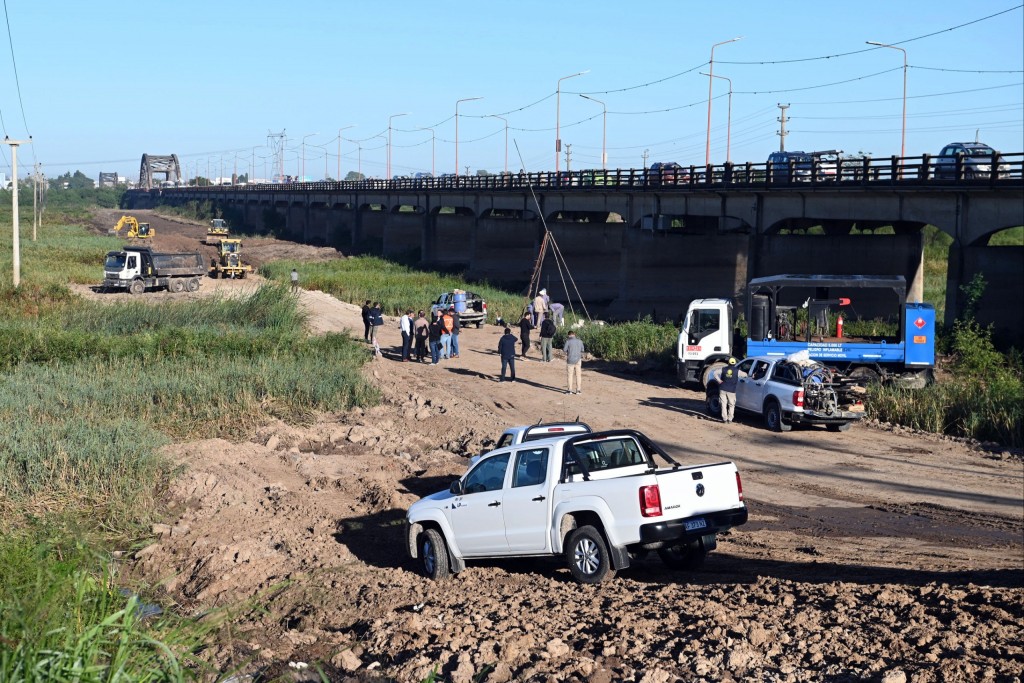 Poletti recorrió con Pullaro el avance de las obras del nuevo puente Santa Fe-Santo Tomé