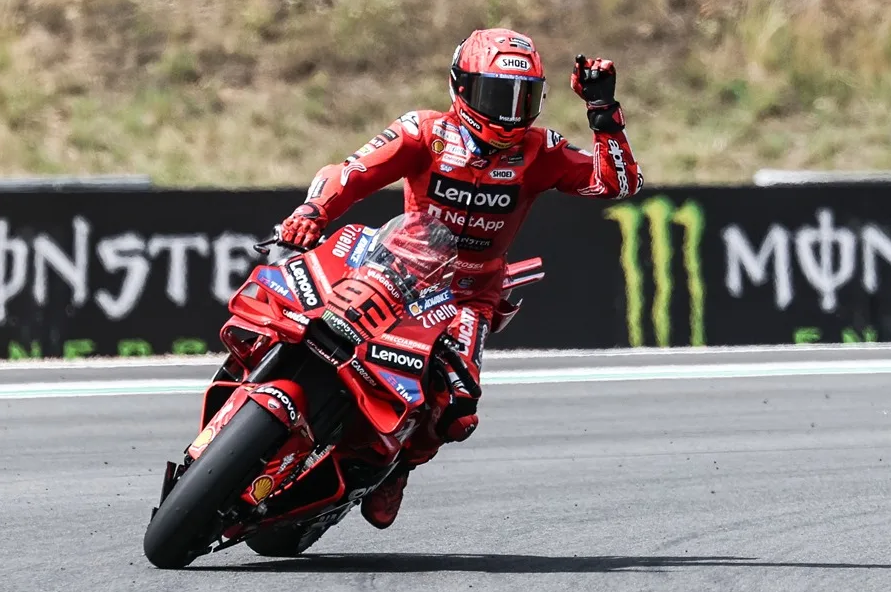Marc Márquez obtuvo el octavo doblete de la temporada y amplió su ventaja en el campeonato de Moto GP