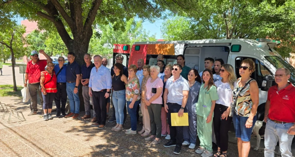 El senador Michlig entregó aportes institucionales en Hersilia y presentó una ambulancia y un móvil policial