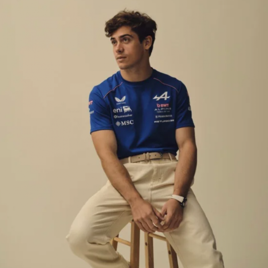Colapinto modeló la ropa oficial de Alpine para la Fórmula 1 2026