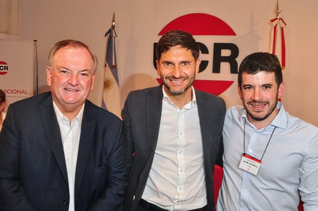 Leonel Chiarella asumió la presidencia de la UCR y llamó a “militar con humildad, diálogo y honestidad”